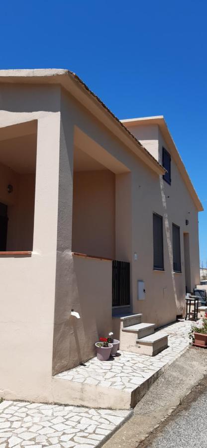 Casa Vacanza Costa Rossa Vista Mare Trinità dʼAgultu エクステリア 写真
