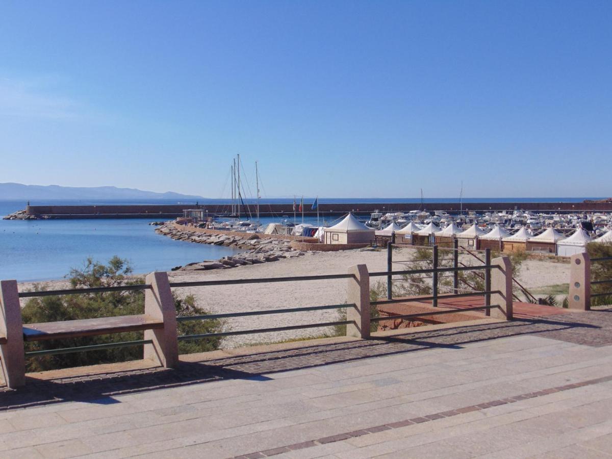 Casa Vacanza Costa Rossa Vista Mare Trinità dʼAgultu エクステリア 写真