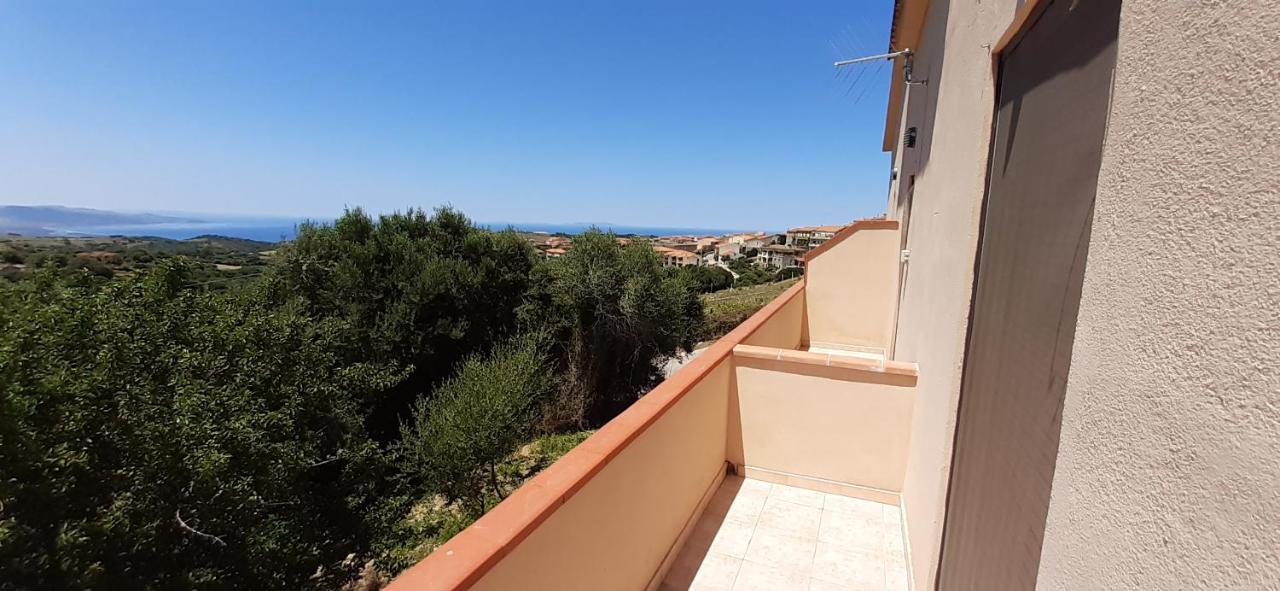Casa Vacanza Costa Rossa Vista Mare Trinità dʼAgultu エクステリア 写真