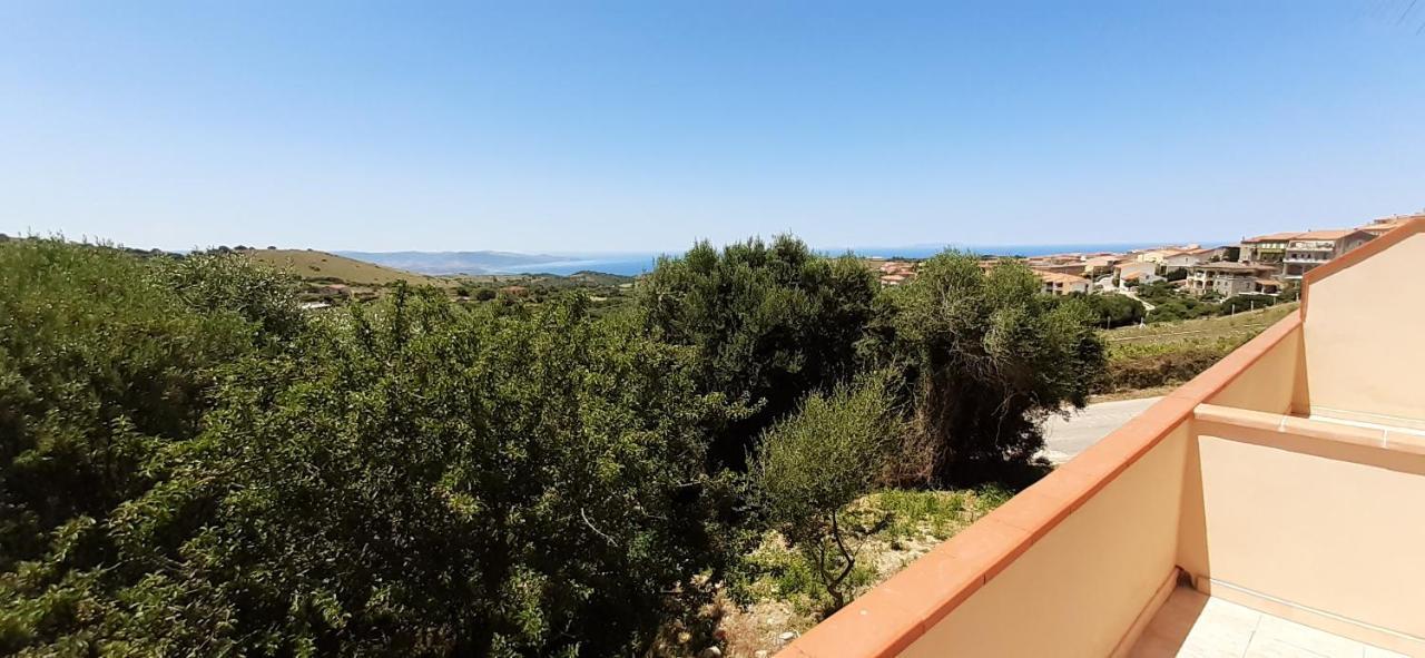 Casa Vacanza Costa Rossa Vista Mare Trinità dʼAgultu エクステリア 写真